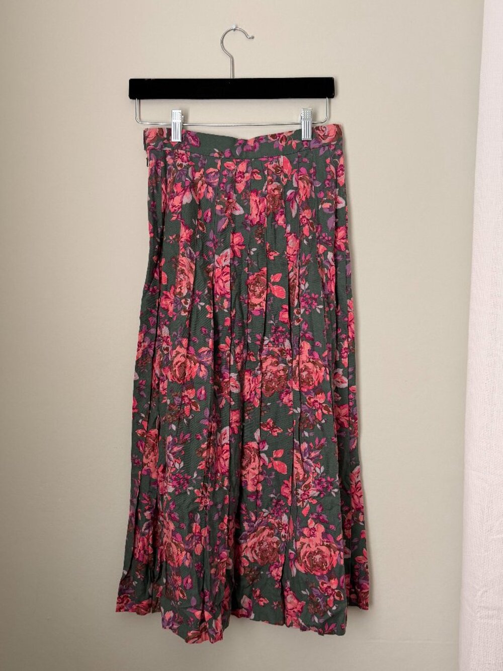 Vintage 1980s Pleated Floral Print Wool/Cotton Laura Ashley Midi Skirt Green